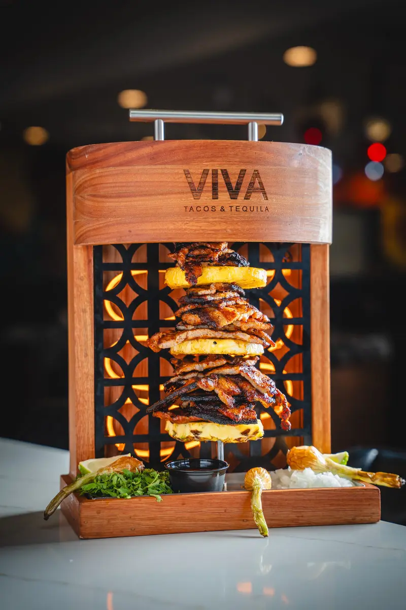 The Viva Trompo tower in its VIVA box